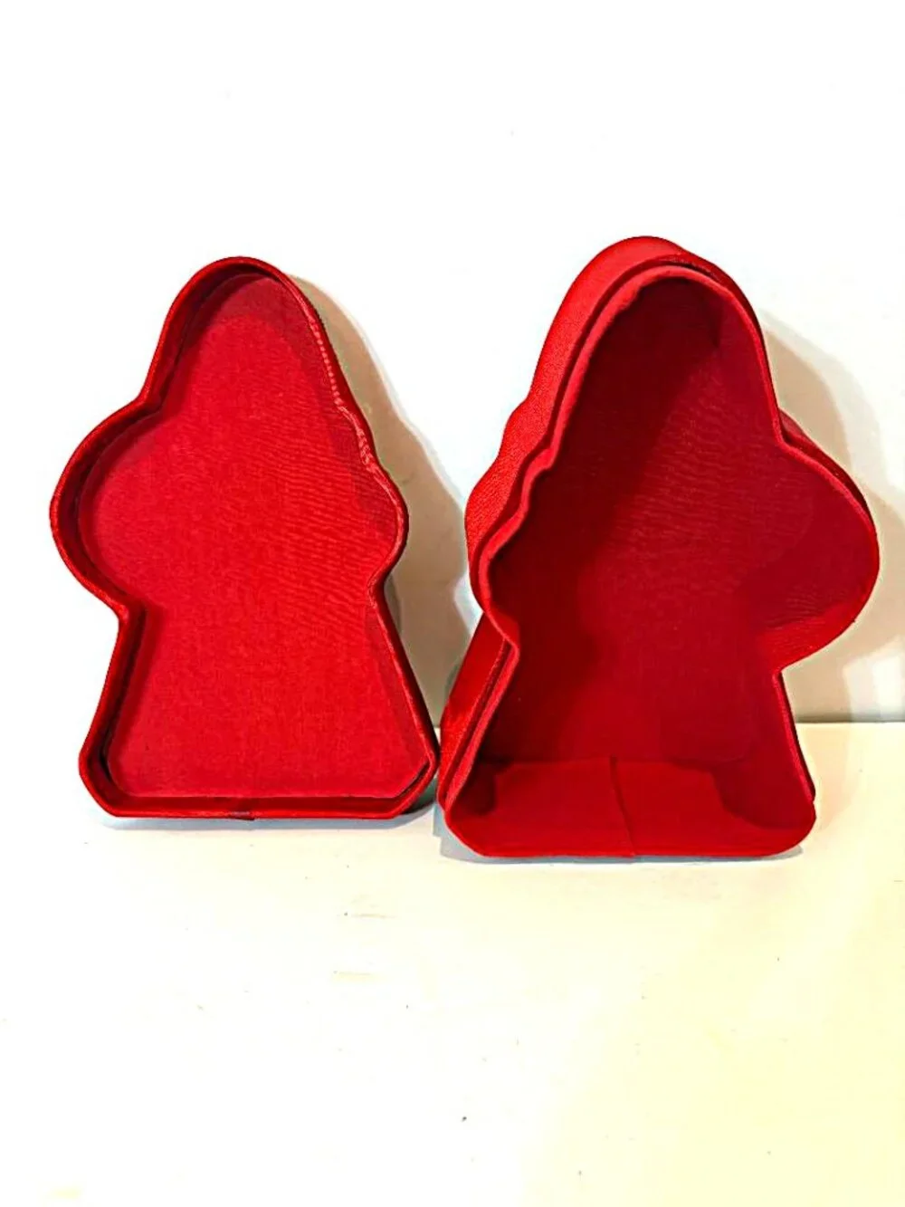 Vintage MCM Christmas Santa Sequin & Beaded Red Satin Gift Keepsake Trinket Box